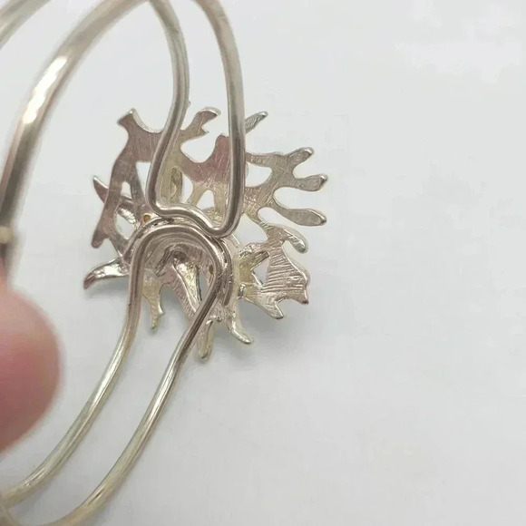 Starfish Coral Faux Pearl-Embellished Silver Tone Bracelet - Picture 4 of 6